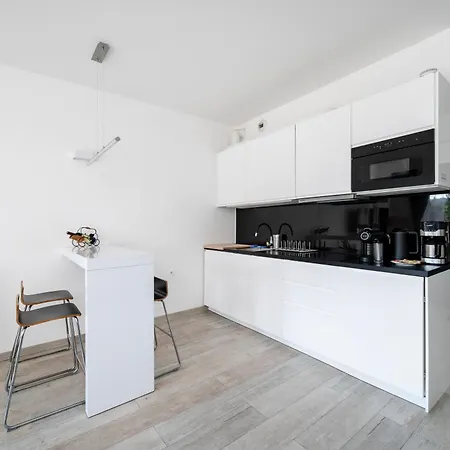 Apartamento Helinskiego Comfy By Bookinghost